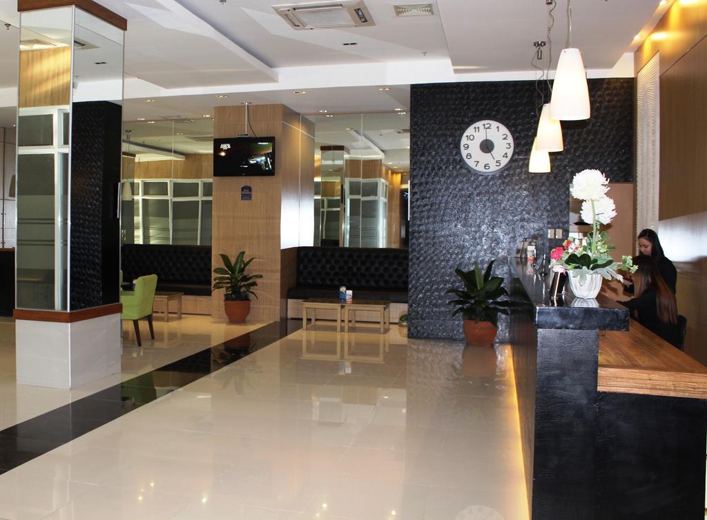 Azzurro Hotel Angeles Exterior foto